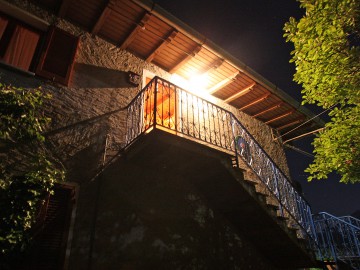 Casa Alegra bei Nacht - Ferienwohnung Comer See