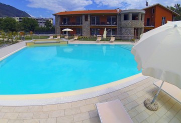 Pool - Villa Paradiso - Ferienwohnung Comer See